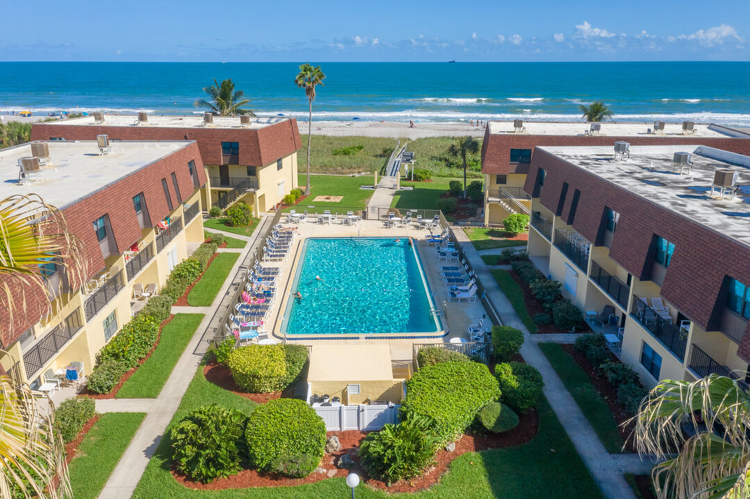 Cozy Cocoa Beach Club Rentals in Cocoa Beach, Florida | Stay In Cocoa Beach